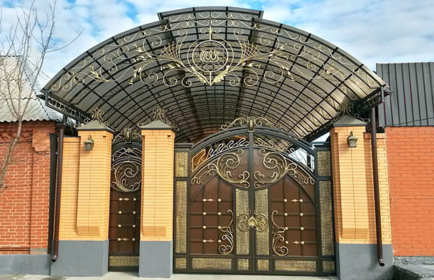 Купить или заказать ворота для дома с навесом - стильные и надежные решения для вашего участка в Воскресенске от 42024 руб | ВоротМастер-Вск